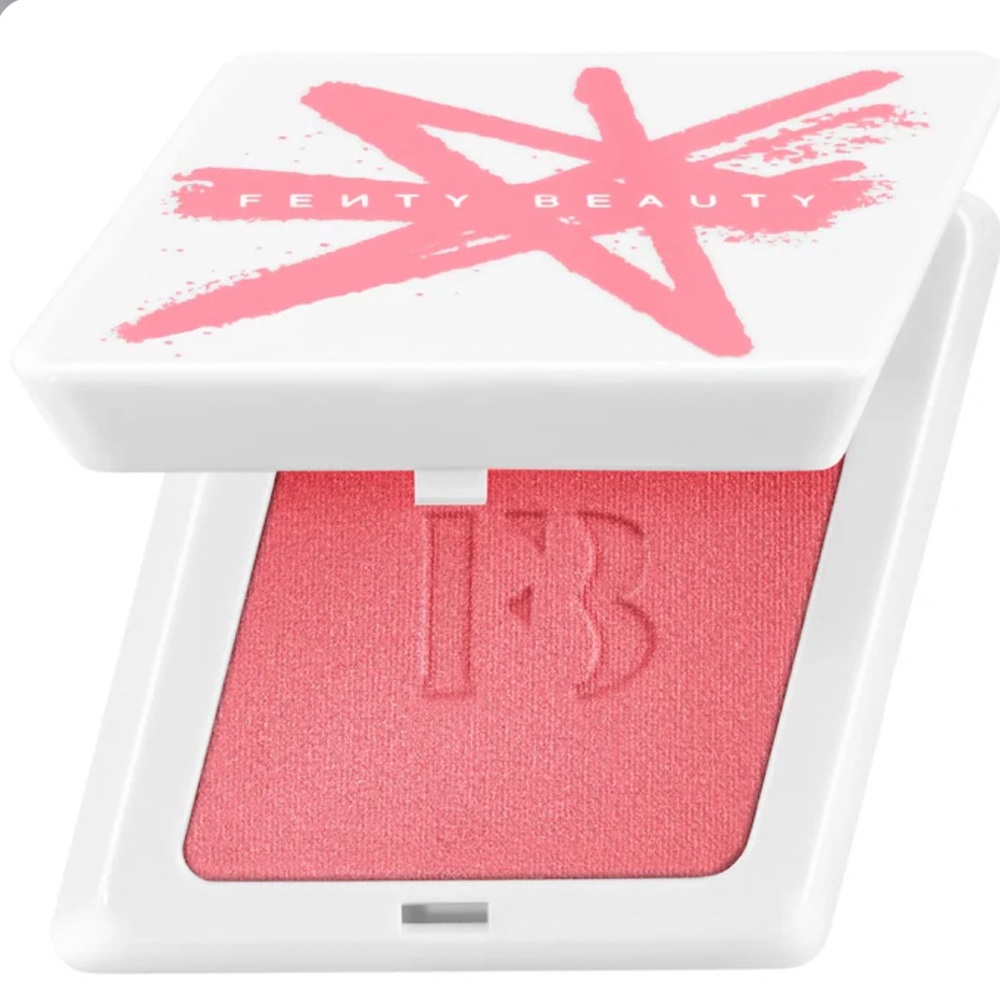 NEW Fenty Beauty by Rihanna
Fenty Cheeks Suede Waterproof Powder Blush